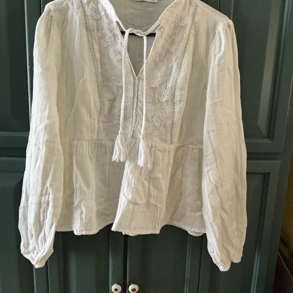 Elegant White Women's Top Linen.